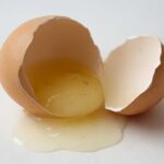 卵白が腐るとどうなる？危険な見分け方と食中毒対策