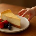 チーズケーキは子供何歳から食べさせても大丈夫？安全な与え方と注意点