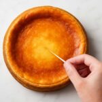 ベイクドチーズケーキの生焼けを見分ける方法｜焼き上がりを完璧に判断するコツ